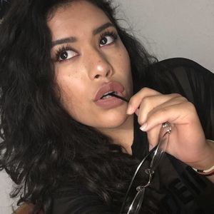 Meet your Posher, Abegail